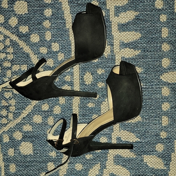 SEXY SKY HIGH SANDALS - Picture 1 of 6